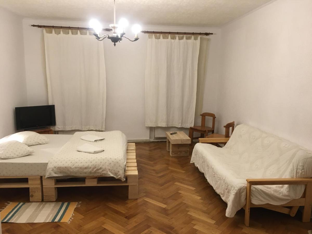 Central Brasov Apartment Ngoại thất bức ảnh